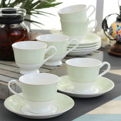 Elegant Set of 6 Cups And Saucers